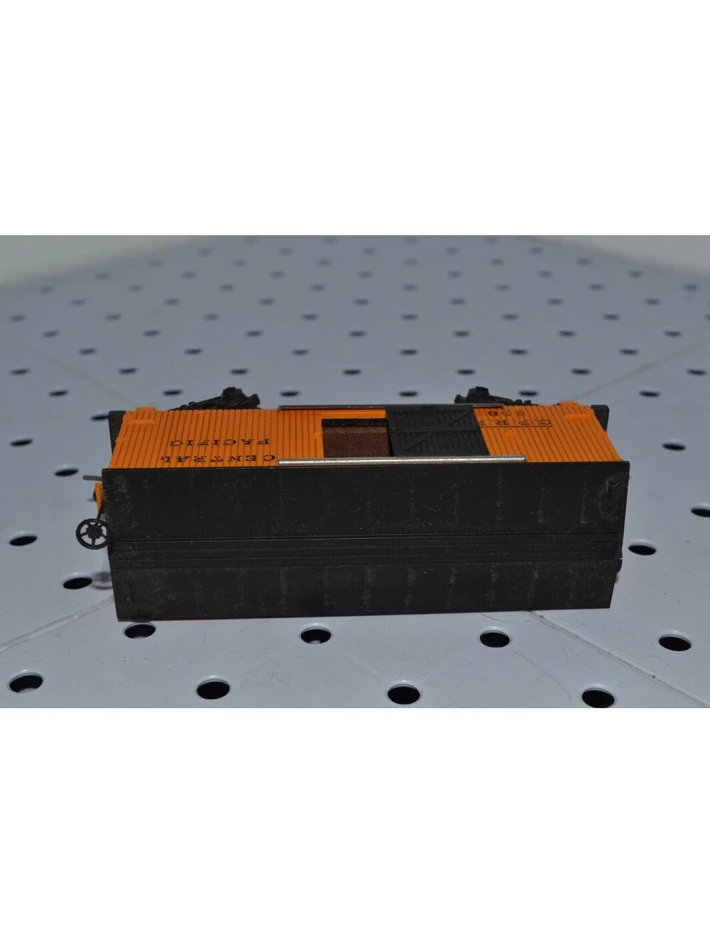 Vintage HO Scale Central Pacific Railroad Car 836 Mantua Boxcar Kadee Couplers
